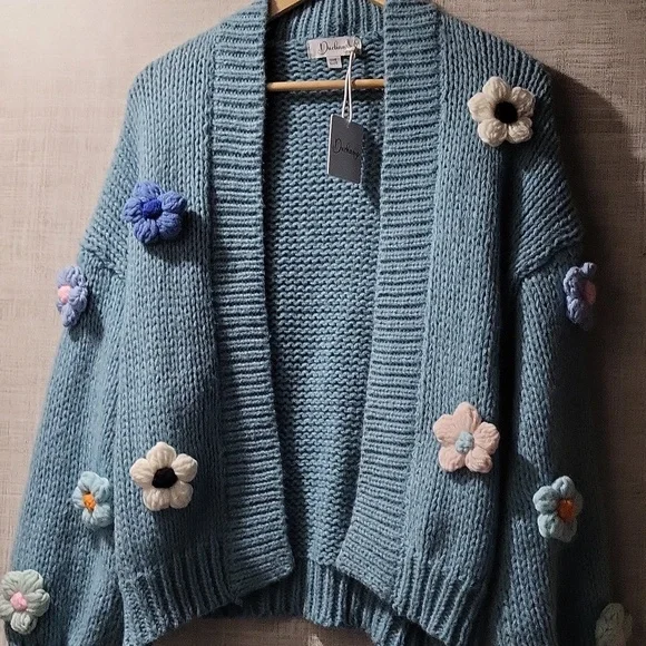 NWT, "by"Duchamp" "3'D, Daisy flower power sweater" 🦋🌼🦋 - Picture 16 of 16